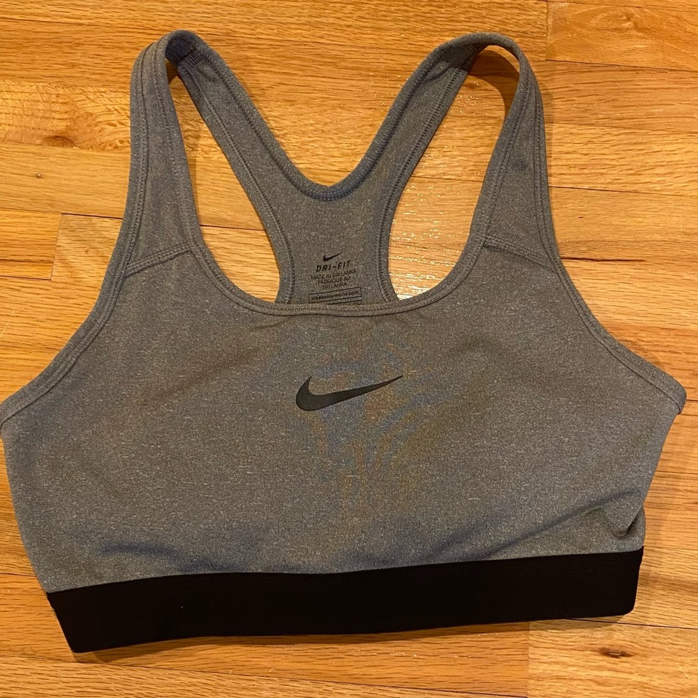 Nike sports bra S